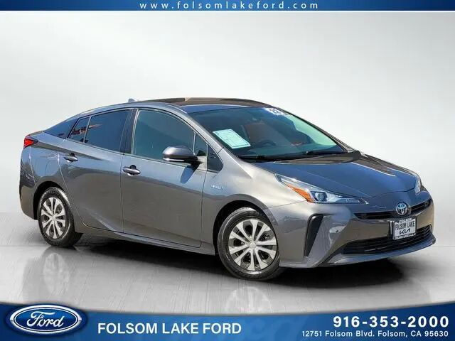 2022 Toyota Prius LE — photo 1 of 13