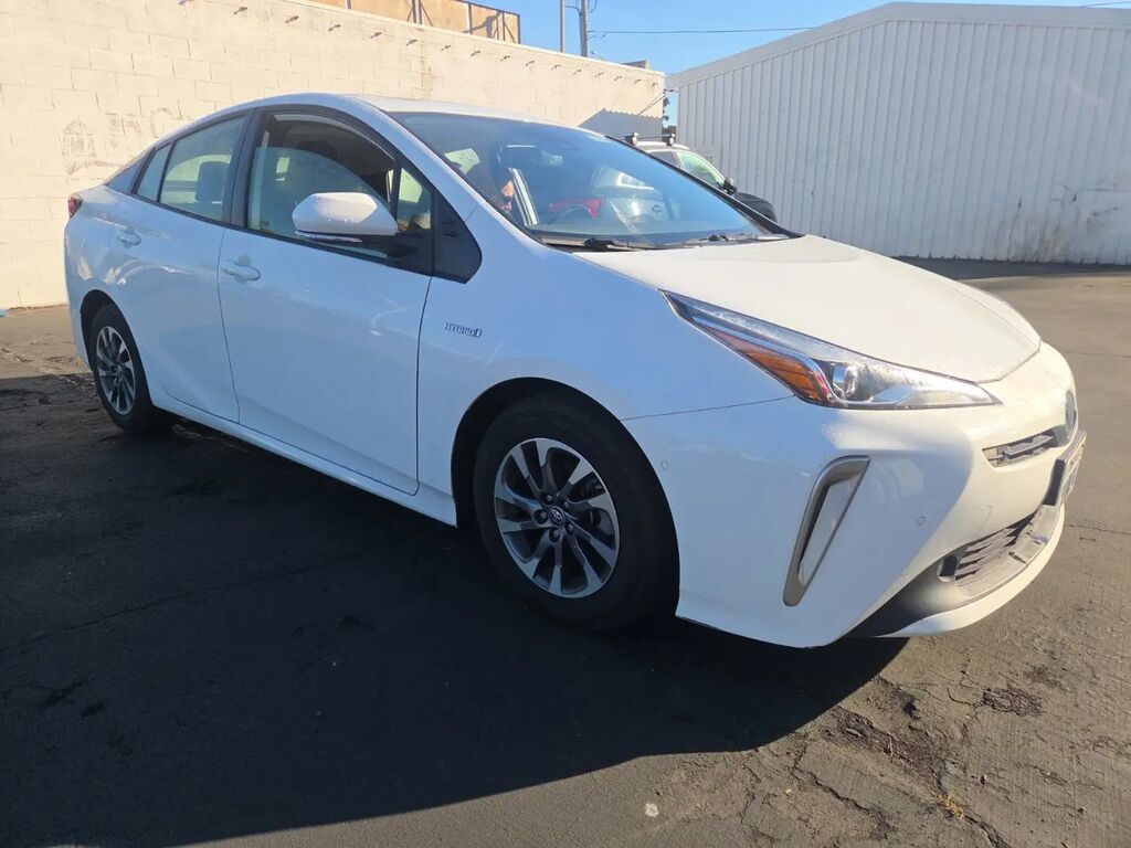 2022 Toyota Prius XLE — photo 1 of 13