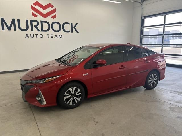 2017 Toyota Prius Prime Advanced — photo 1 of 13