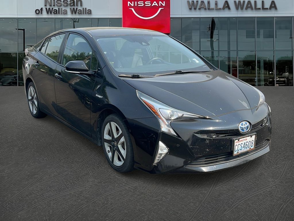 2016 Toyota Prius — photo 1 of 2
