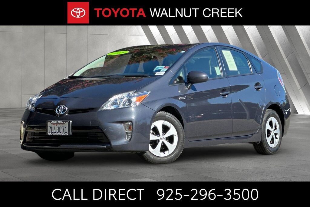 2015 Toyota Prius Three — photo 1 of 13