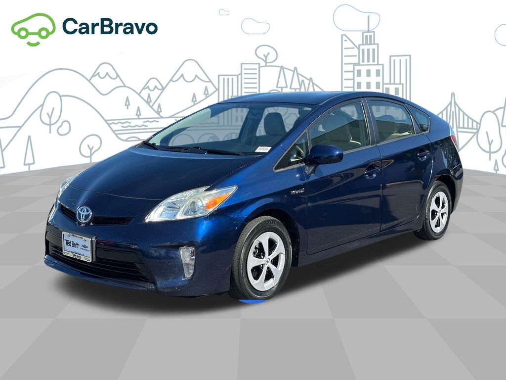 2014 Toyota Prius Three — photo 1 of 6