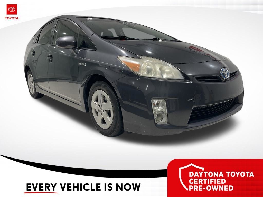 2011 Toyota Prius Three — photo 1 of 10