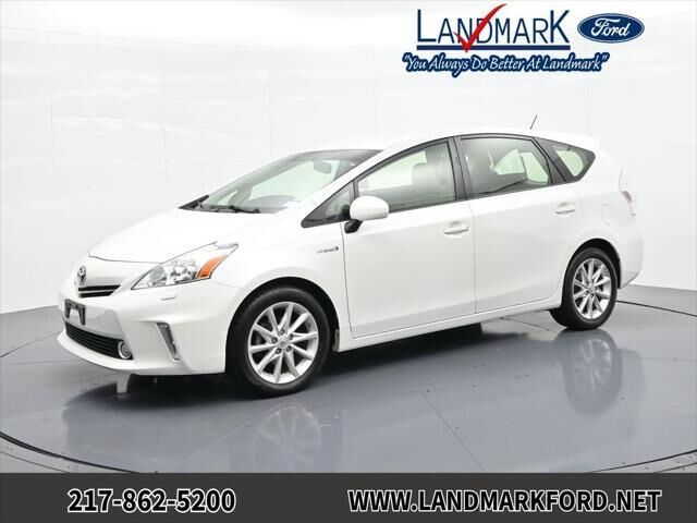 2014 Toyota Prius v Five — photo 1 of 13