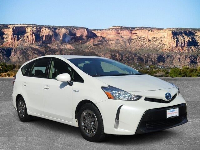 2015 Toyota Prius v Three — photo 1 of 13