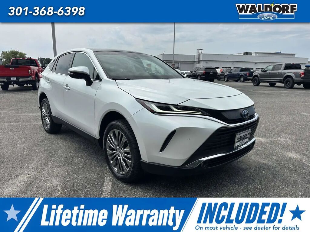 2023 Toyota Venza LE — photo 1 of 13