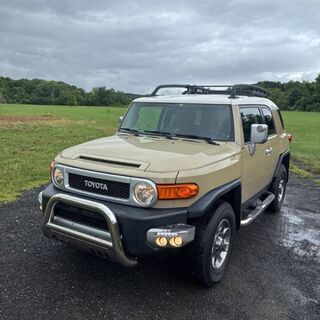 2012 Toyota FJ Cruiser Base 4x4 4dr SUV 5A