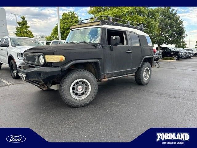 2014 Toyota FJ Cruiser Base
