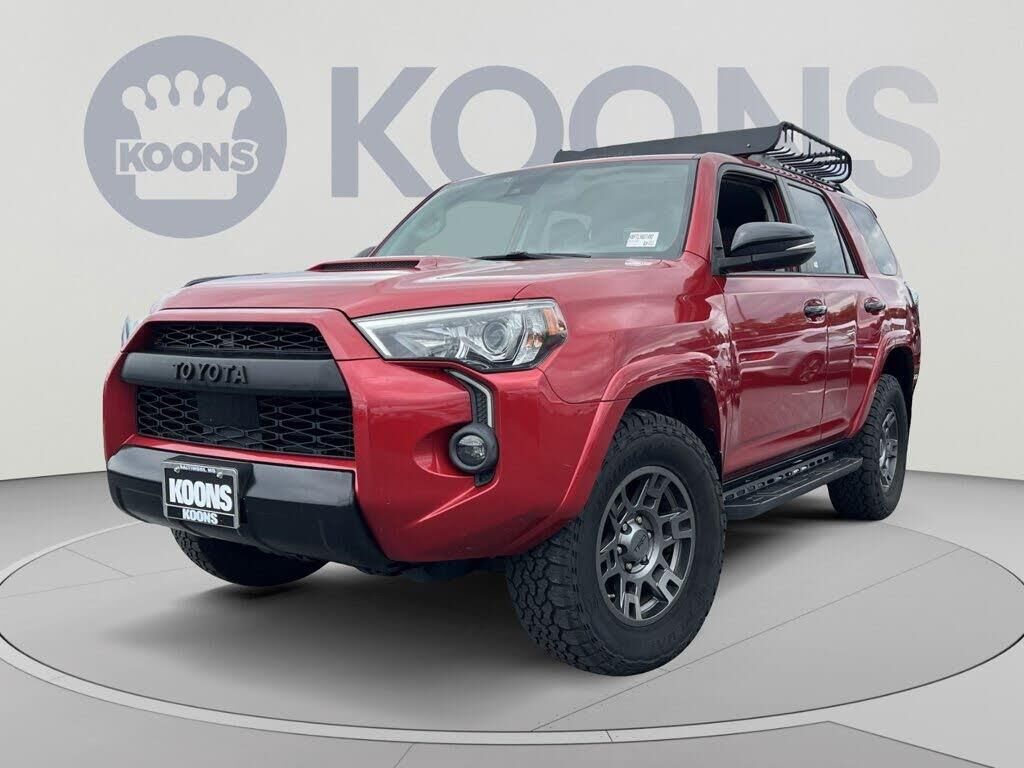 2020 Toyota 4Runner SR5 — photo 1 of 1