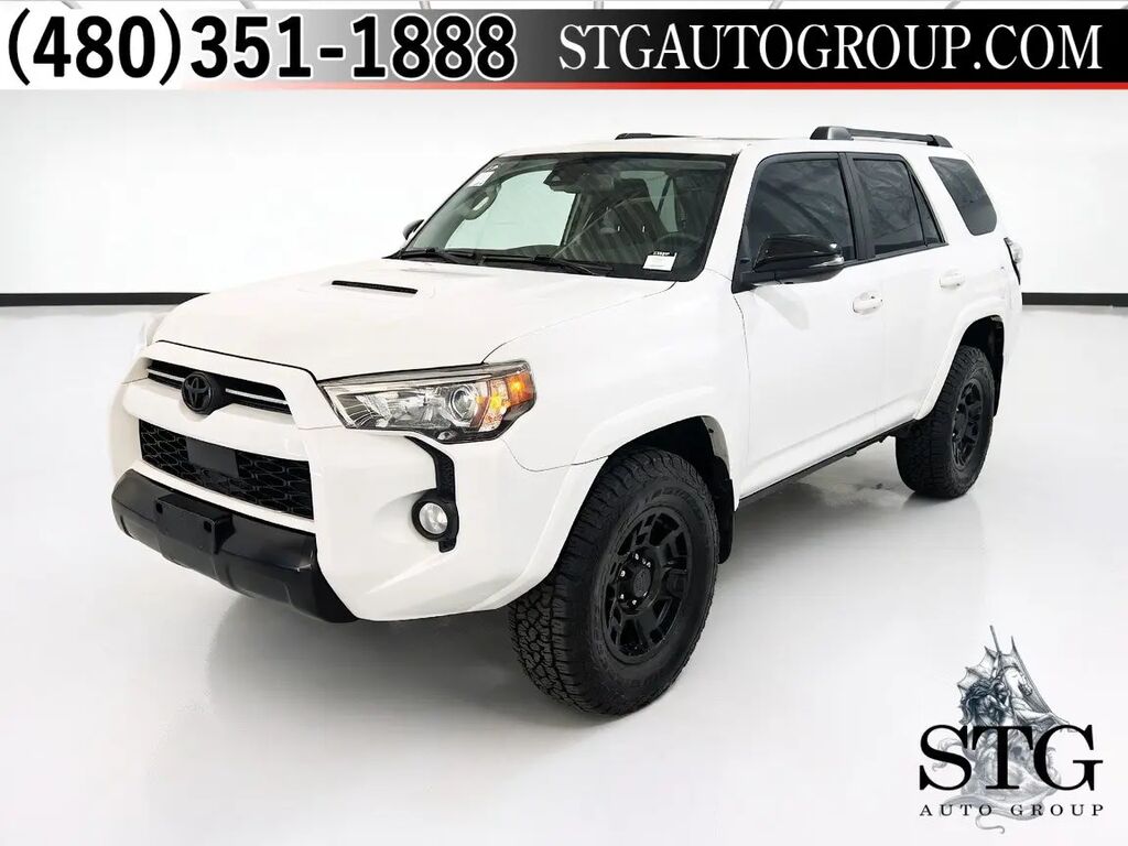 2020 Toyota 4Runner SR5 — photo 1 of 13