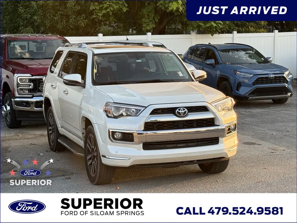 2019 Toyota 4Runner SR5 — photo 1 of 4