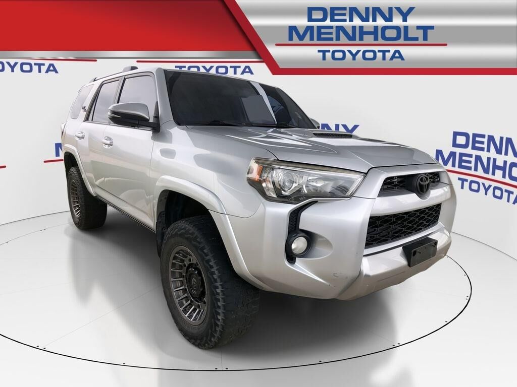 2018 Toyota 4Runner SR5 — photo 1 of 1