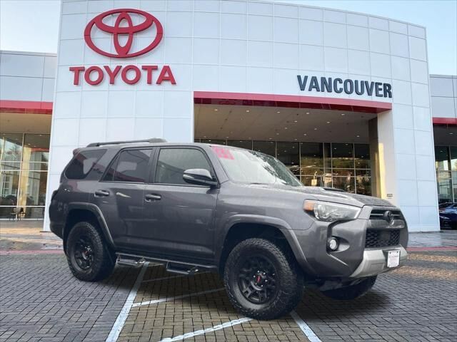 2020 Toyota 4Runner SR5 — photo 1 of 13