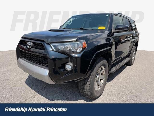 2016 Toyota 4Runner Trail — photo 1 of 13