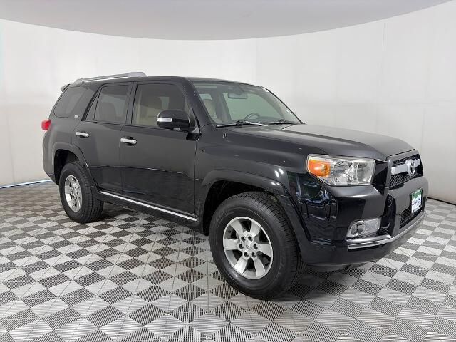 2013 Toyota 4Runner SR5 — photo 1 of 13
