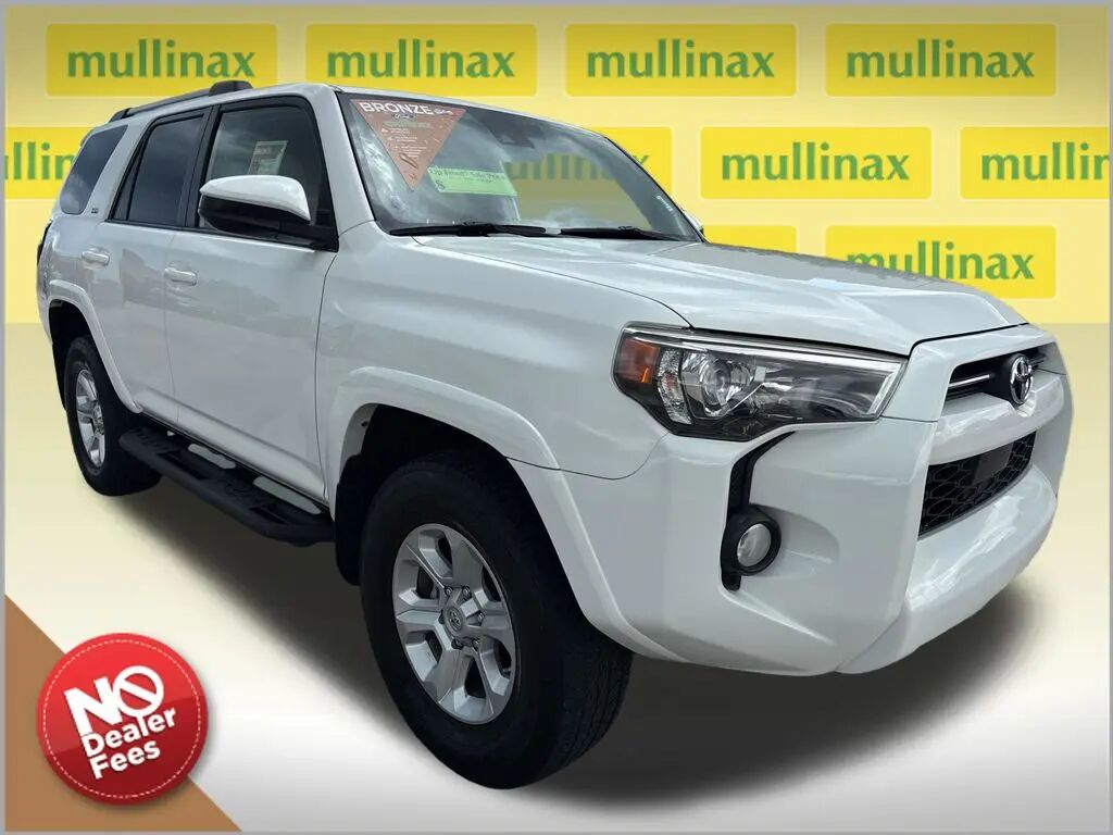 2020 Toyota 4Runner SR5 — photo 1 of 10