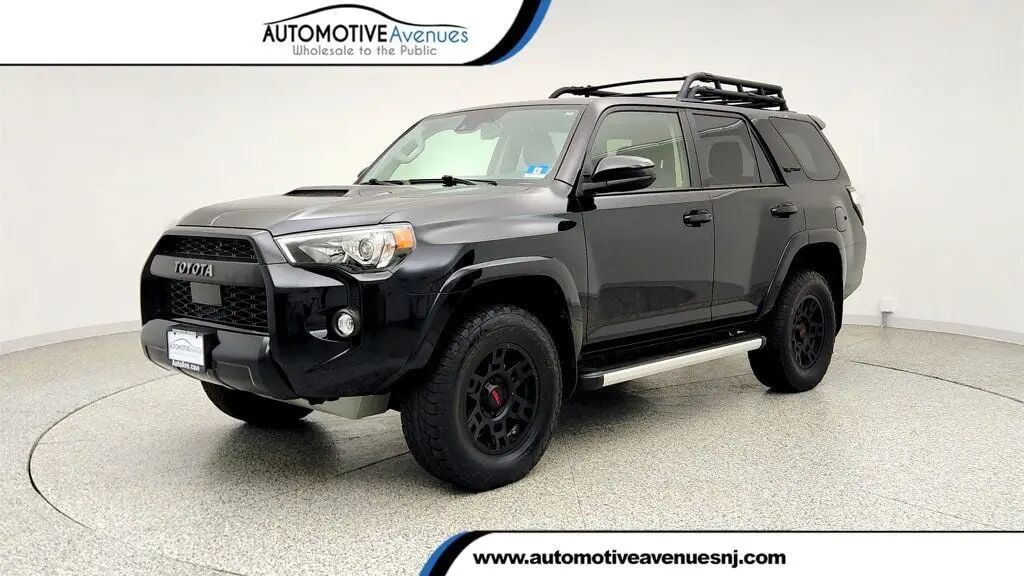 2020 Toyota 4Runner SR5 — photo 1 of 13