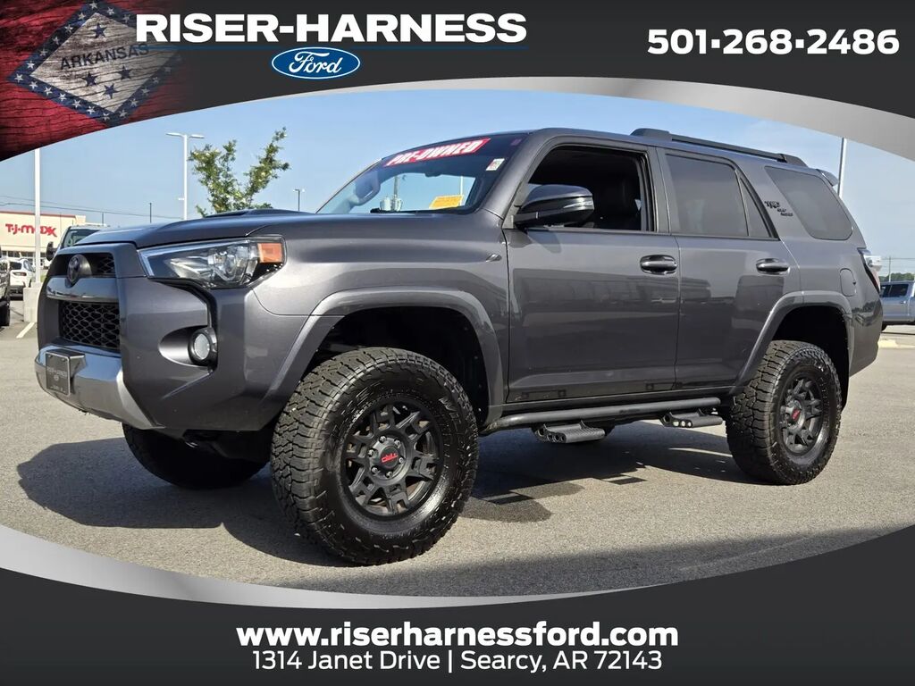 2019 Toyota 4Runner SR5 — photo 1 of 26