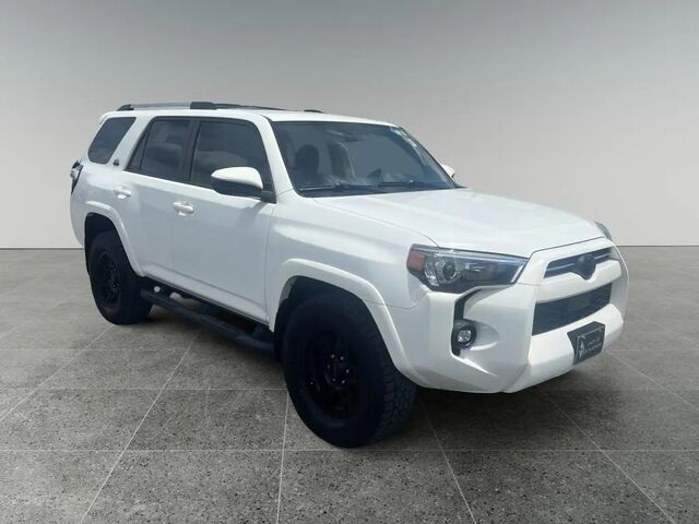 2022 Toyota 4Runner SR5 — photo 1 of 13