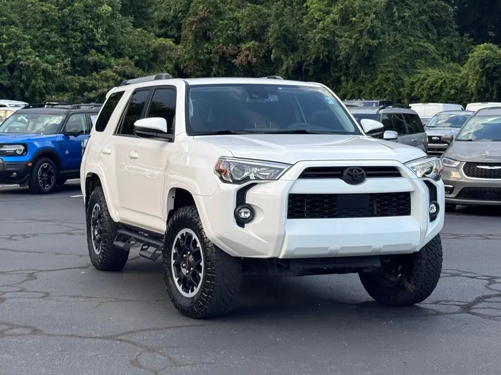 2023 Toyota 4Runner SR5 — photo 1 of 13