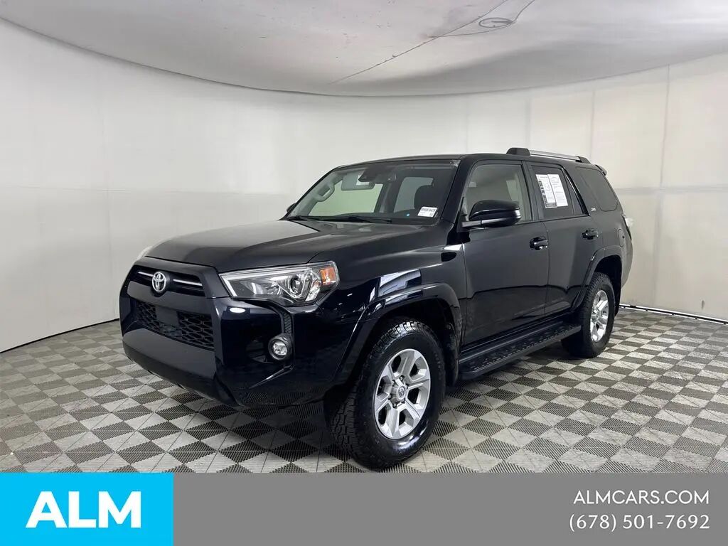 2021 Toyota 4Runner SR5 — photo 1 of 10