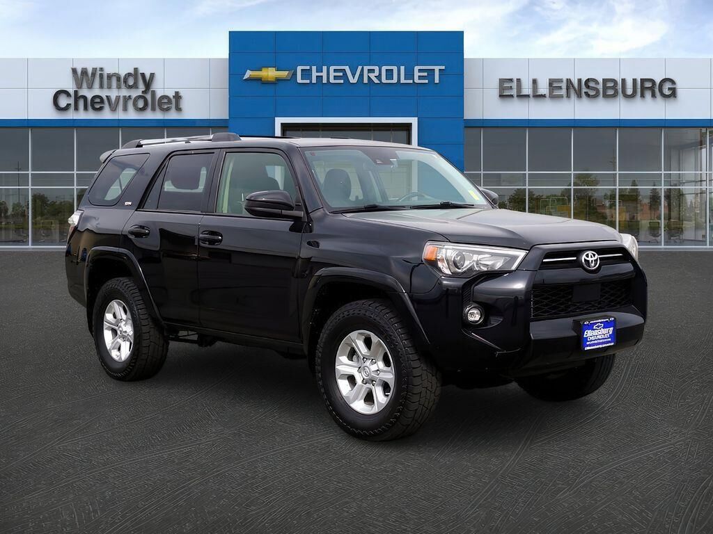 2021 Toyota 4Runner SR5 — photo 1 of 13