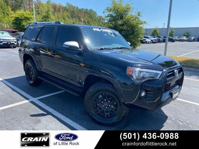 2024 Toyota 4Runner SR5 Premium — photo 1 of 13