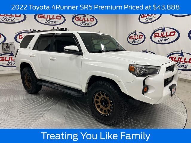 2022 Toyota 4Runner SR5 Premium — photo 1 of 13