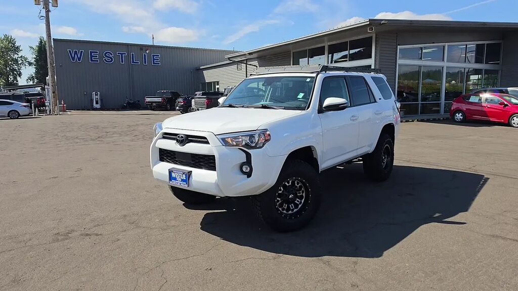 2022 Toyota 4Runner SR5 Premium — photo 1 of 13