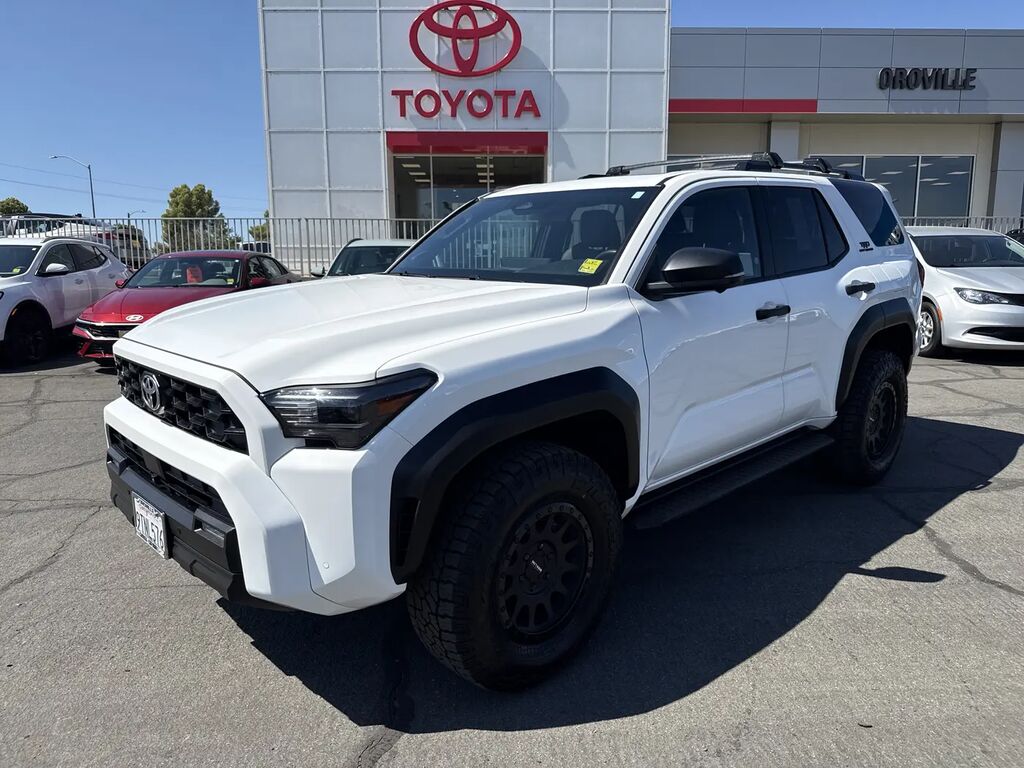 2025 Toyota 4Runner SR5 — photo 1 of 13