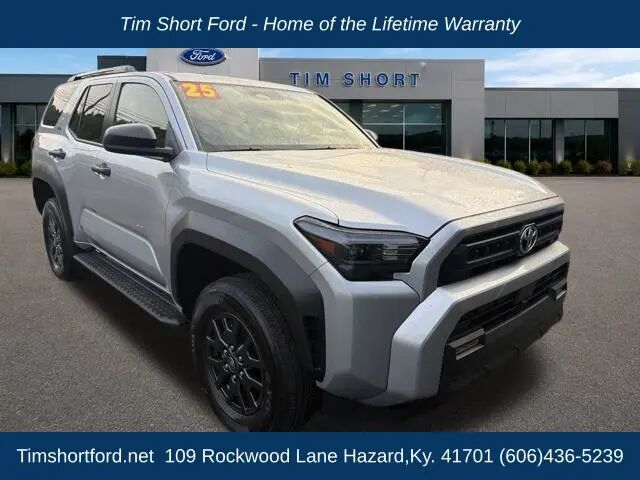 2025 Toyota 4Runner SR5 — photo 1 of 13