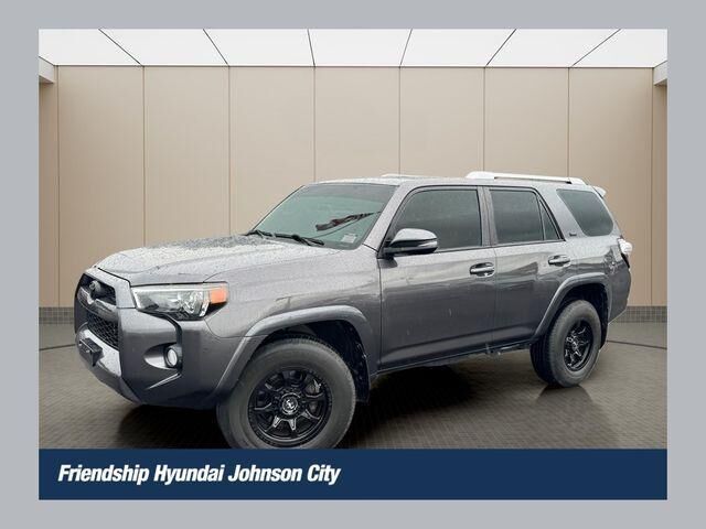 2017 Toyota 4Runner SR5 Premium — photo 1 of 1