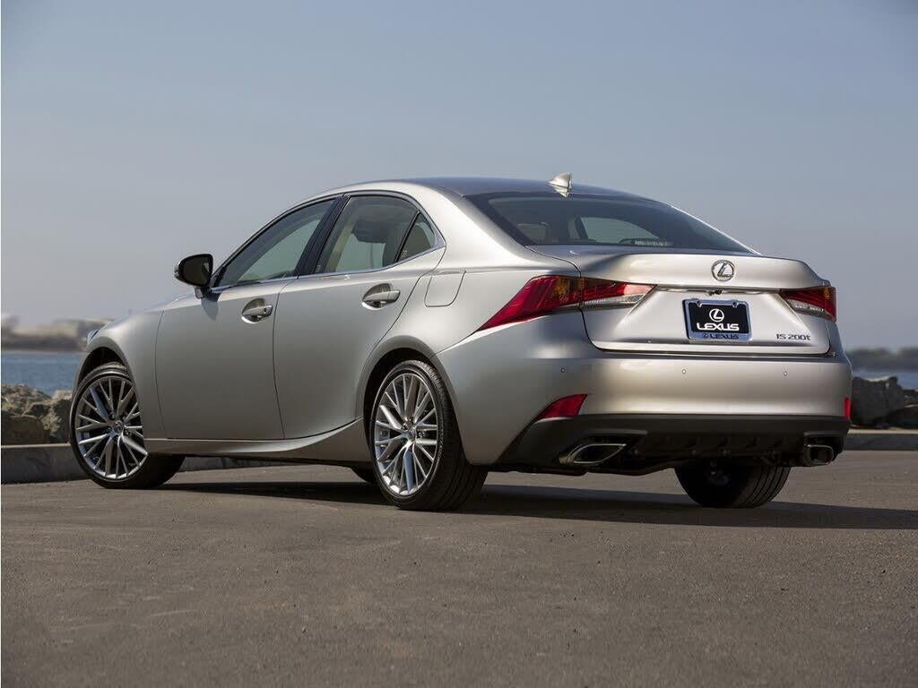 2019 Lexus IS 300 Base — photo 1 of 1