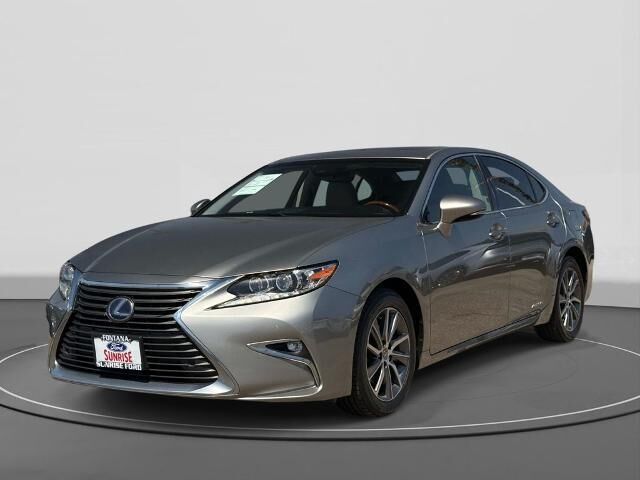 2018 Lexus ES 300h Base — photo 1 of 12