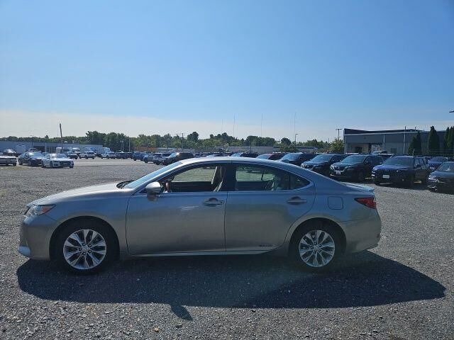 2015 Lexus ES 300h Base