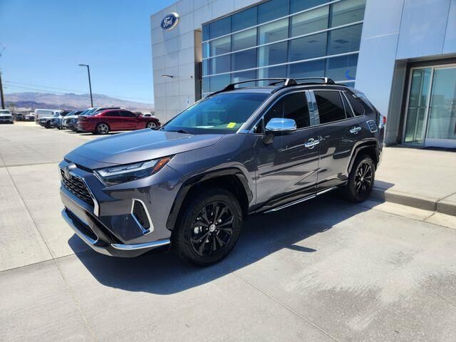 2023 Toyota RAV4 Hybrid SE