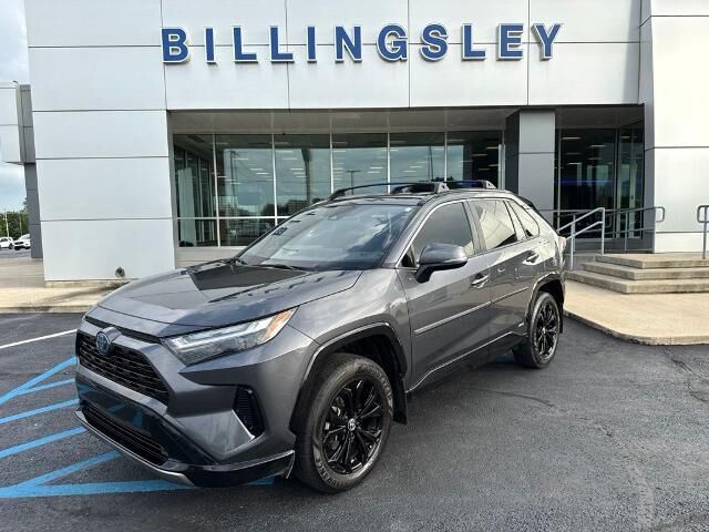 2023 Toyota RAV4 Hybrid SE — photo 1 of 1