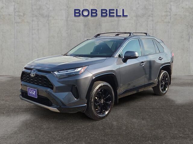 2022 Toyota RAV4 Hybrid SE — photo 1 of 13