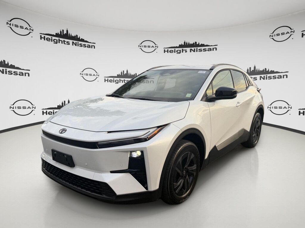 2026 Toyota C-HR SE — photo 1 of 13