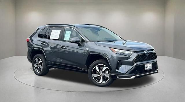 2024 Toyota RAV4 Prime SE — photo 1 of 13