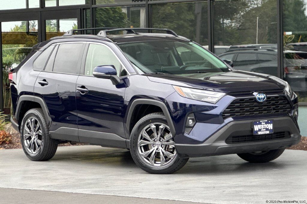 2024 Toyota RAV4 XLE Premium — photo 1 of 13