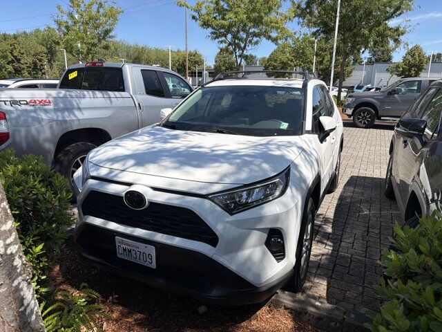 2020 Toyota RAV4 XLE Premium