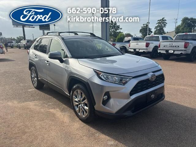 2020 Toyota RAV4 XLE Premium