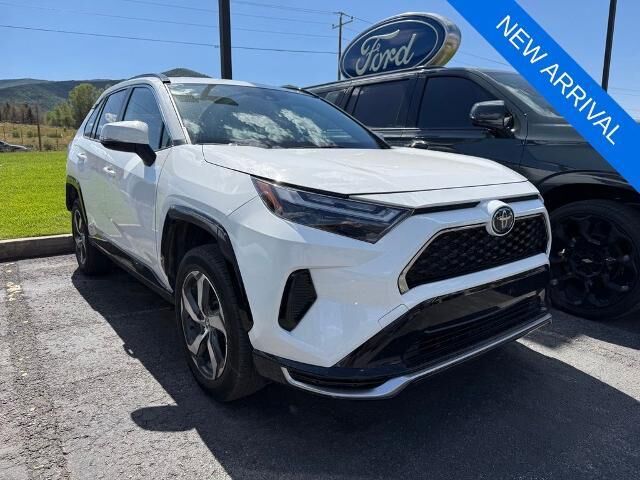 2025 Toyota RAV4 Plug-in Hybrid SE