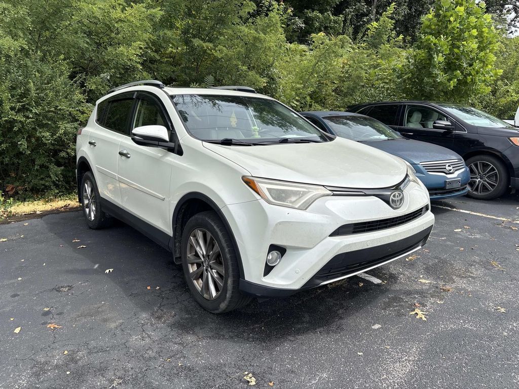2016 Toyota RAV4 — photo 1 of 6