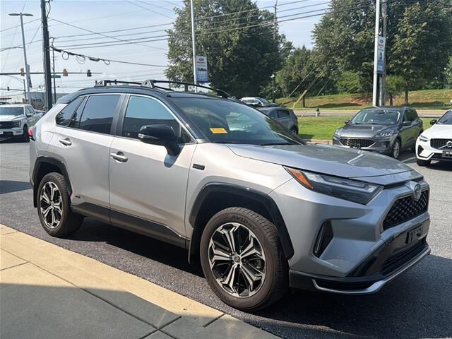 2024 Toyota RAV4 Prime XSE — photo 1 of 10