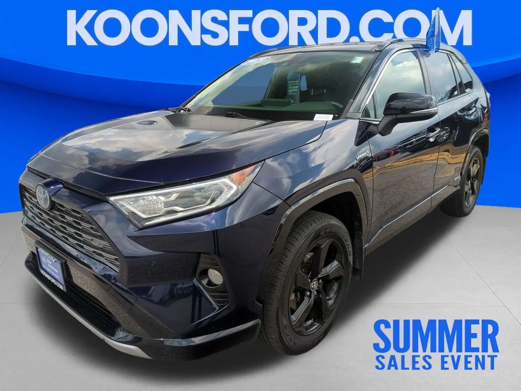 2019 Toyota RAV4 Hybrid XSE — photo 1 of 13