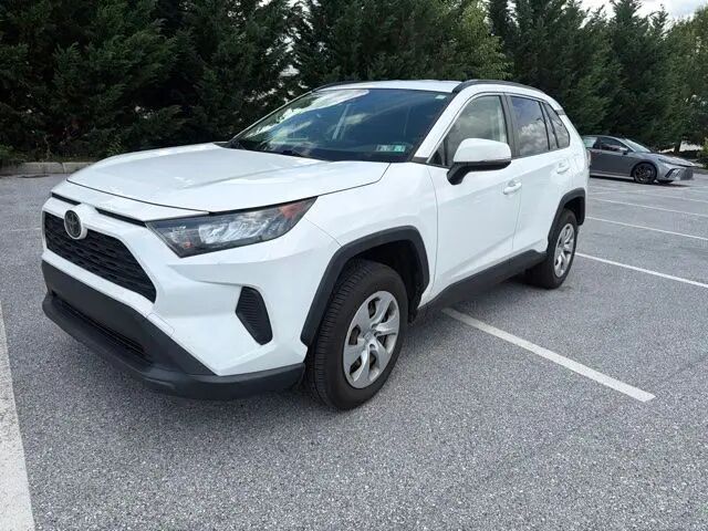 2019 Toyota RAV4 LE — photo 1 of 5