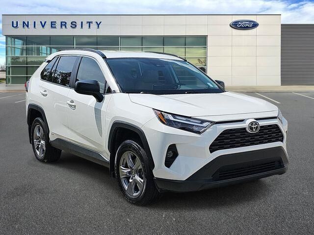 2025 Toyota RAV4 Hybrid LE
