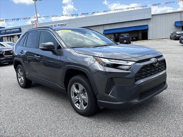 2025 Toyota RAV4 Hybrid LE